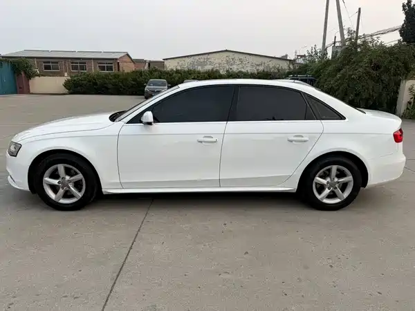 Audi A4L 2015