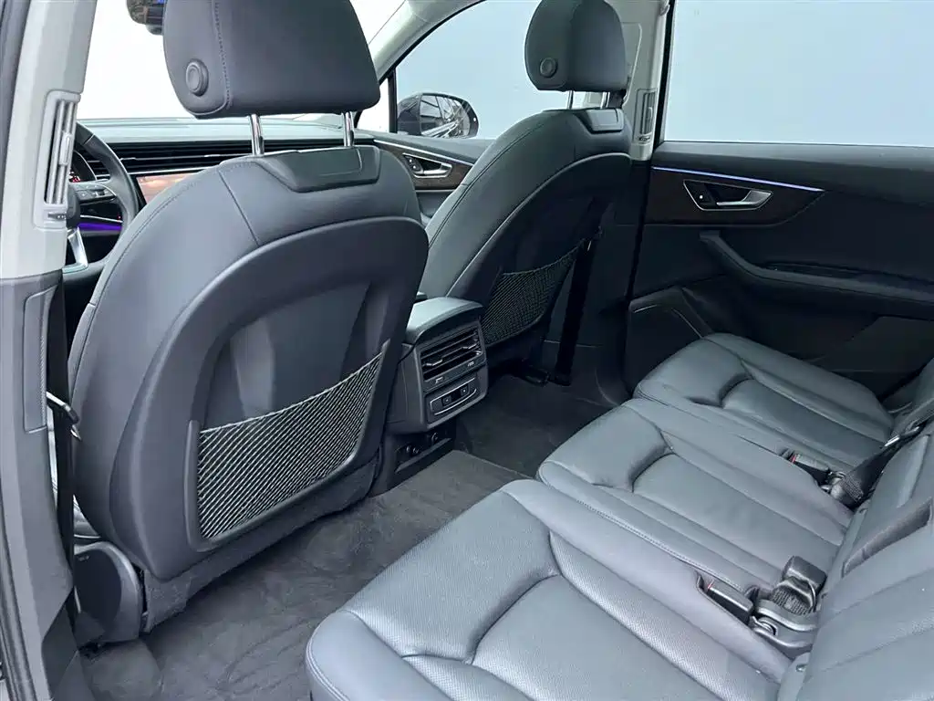 Audi Q7 2023 — фото 20