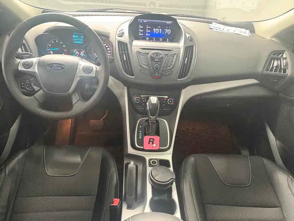 Ford Kuga 2015 — фото 13