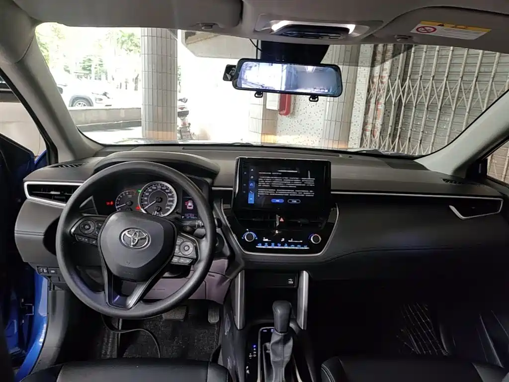 Toyota Corolla Cross 2022 — фото 10