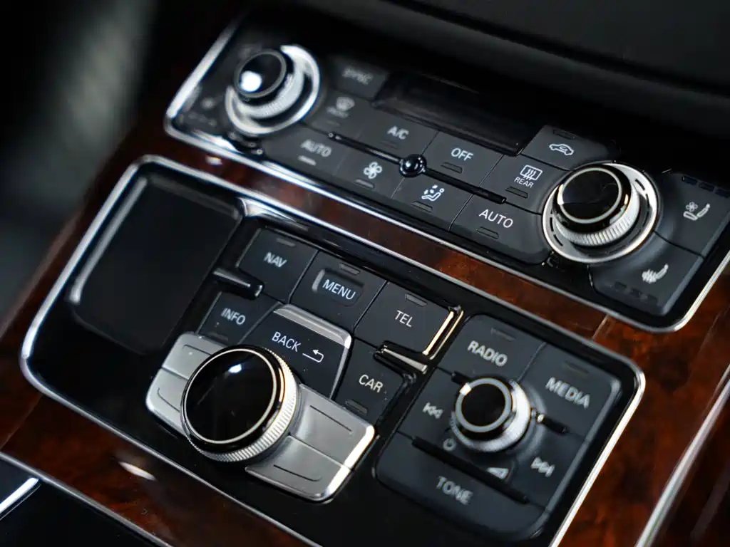 Audi A8 2013 — фото 45
