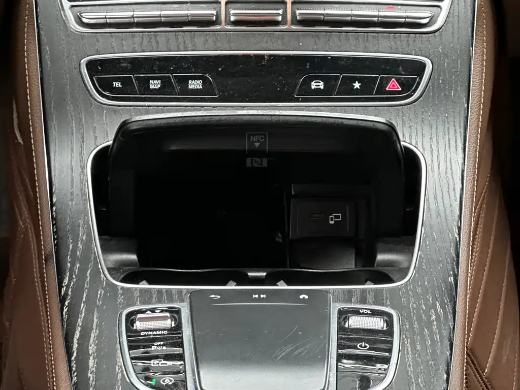 Mercedes-Benz E-Class 2021 — фото 10