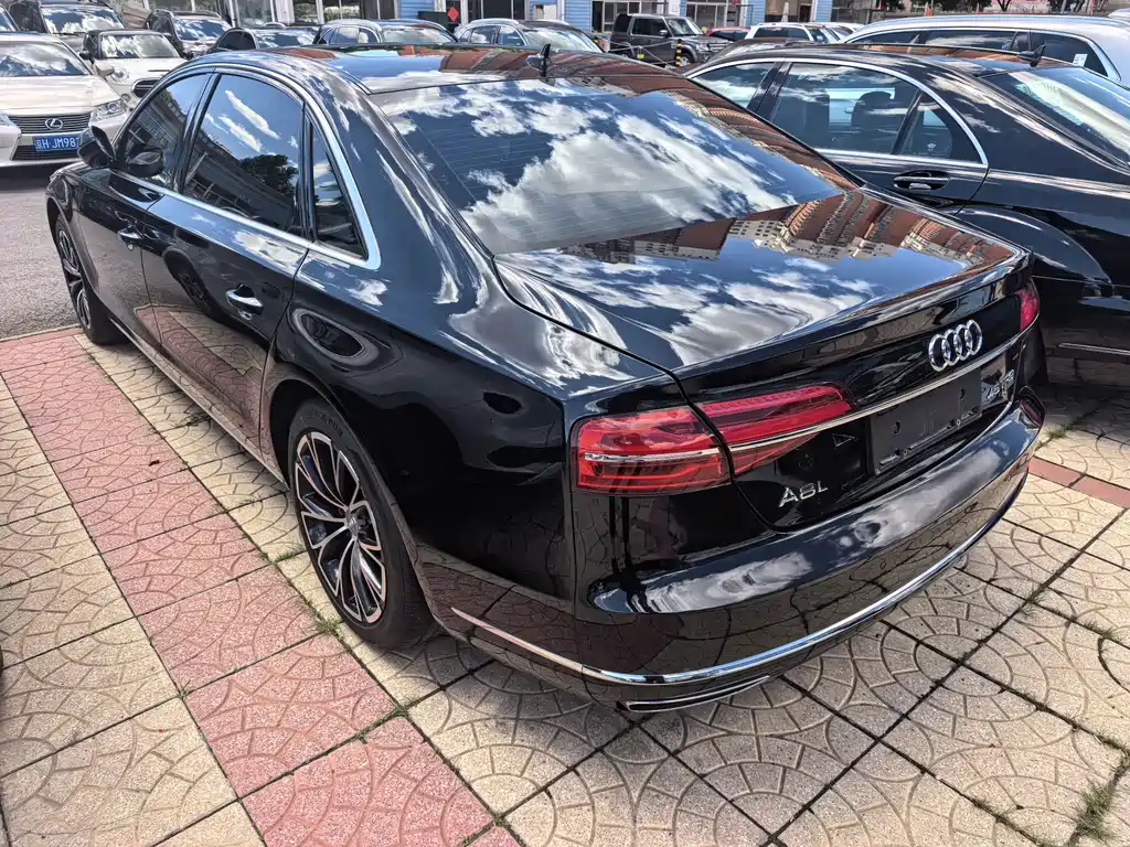 Audi A8 2015 — фото 3