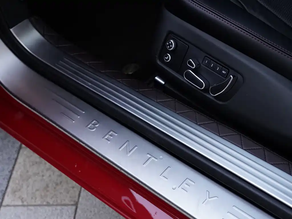 Bentley Continental 2013 — фото 11