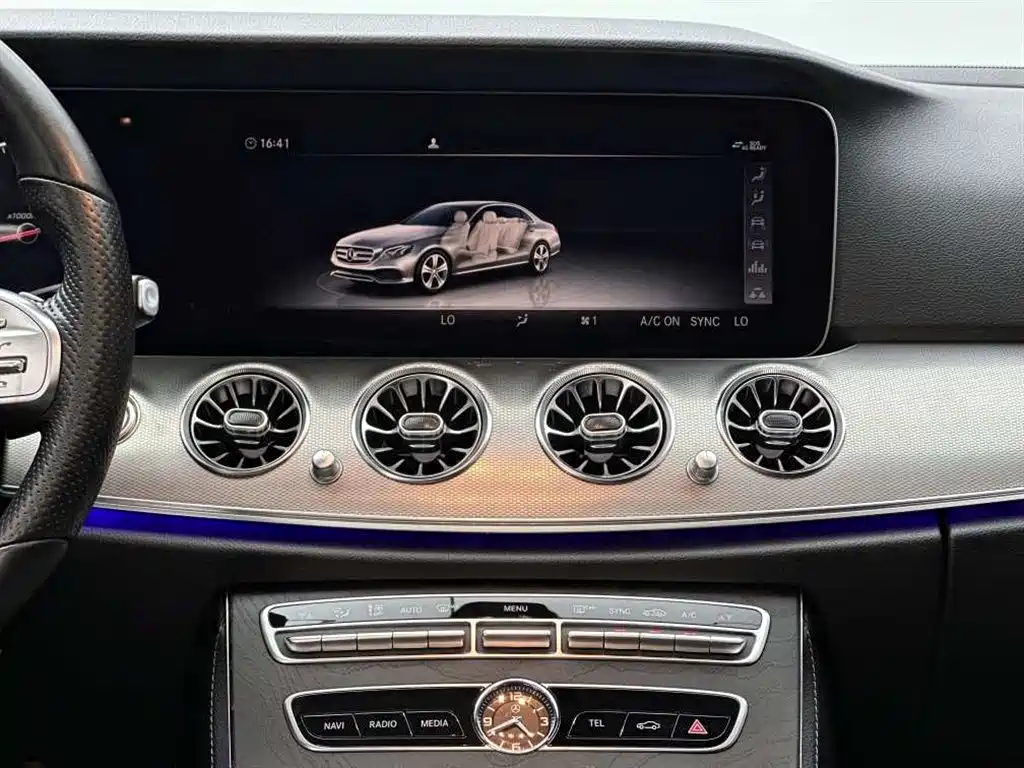 Mercedes-Benz E-Class 2019 — фото 13