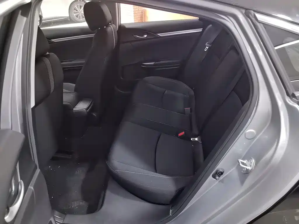 Honda Civic 2019 — фото 11