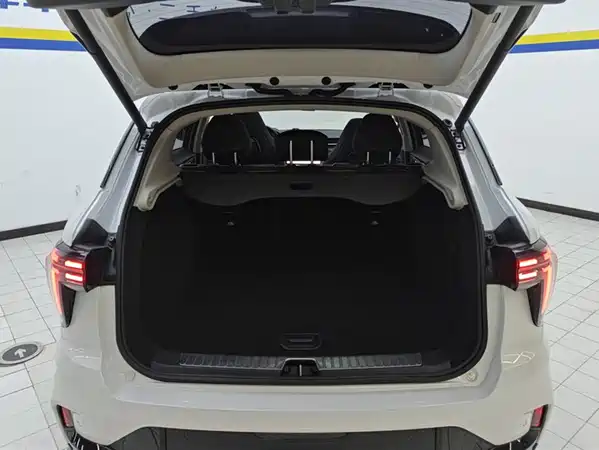 Lynk & Co 01 2023