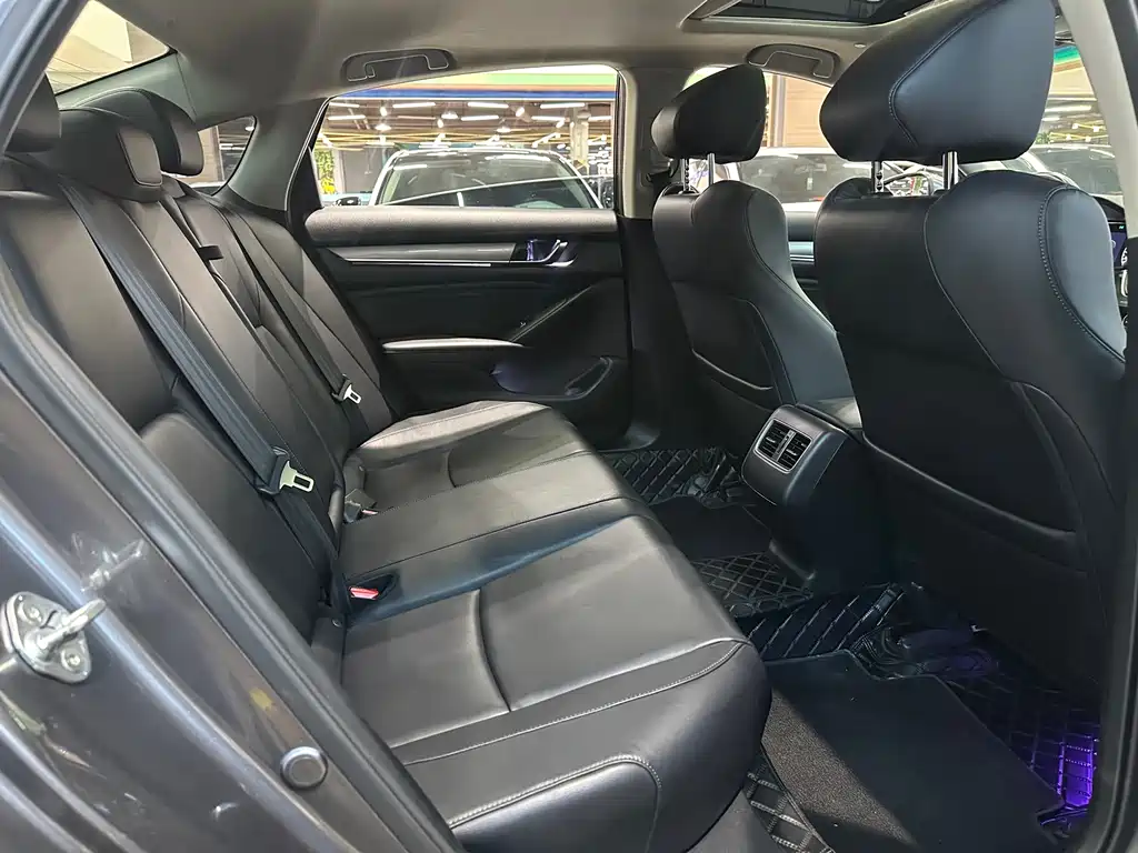 Honda Accord 2020 — фото 16