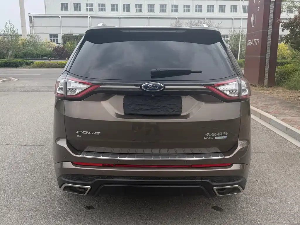 Ford Edge 2018 — фото 16