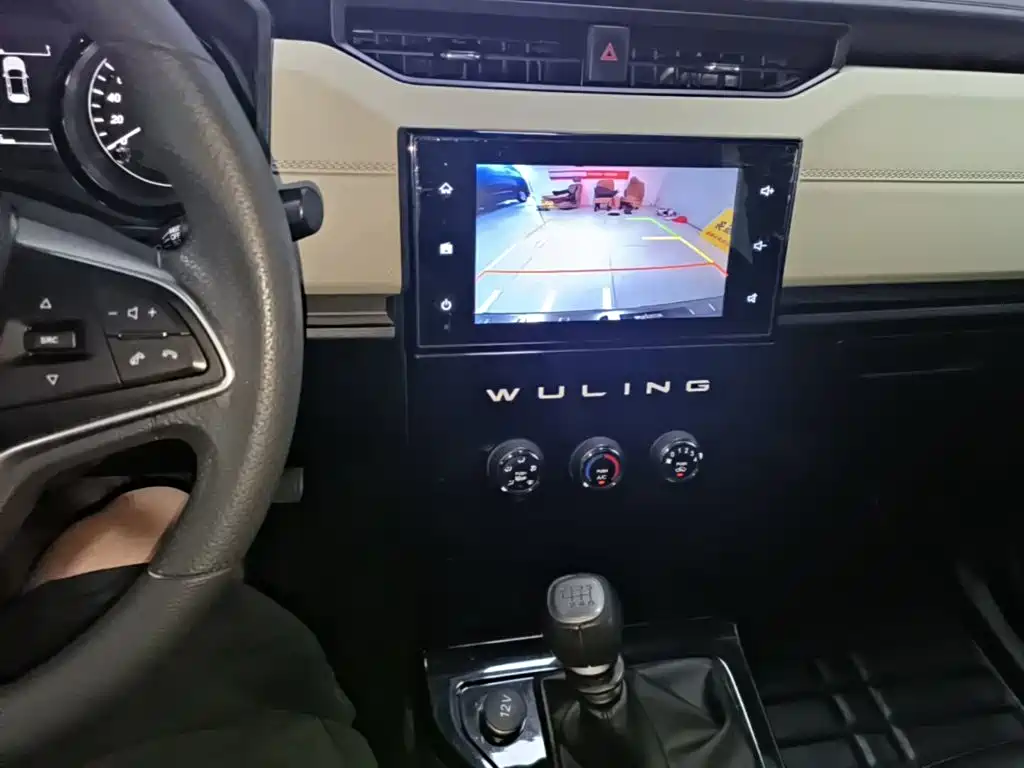 Wuling Hongguang PLUS 2019 — фото 13