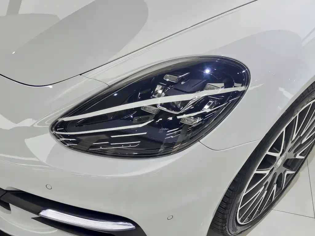 Porsche Panamera 2018 — фото 5