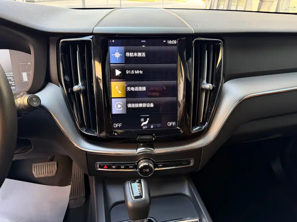 Volvo XC60 2021 — фото 10