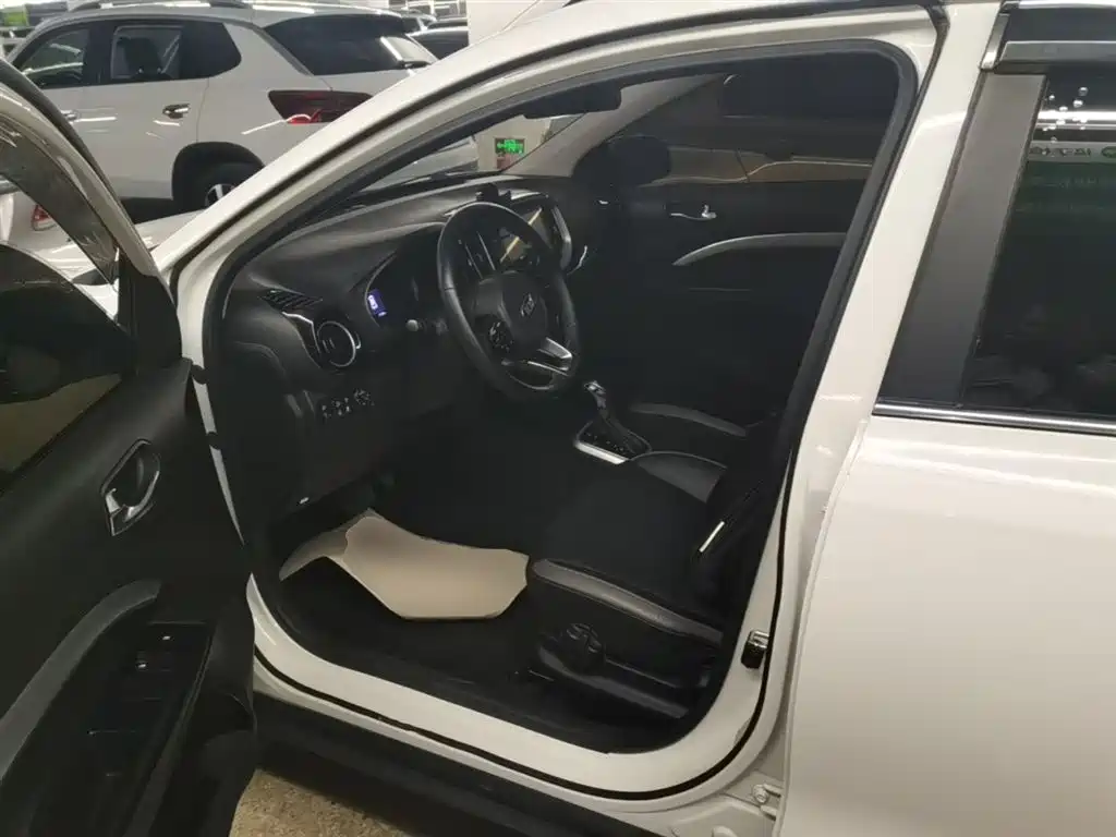 Kia KX1 2019 — фото 15