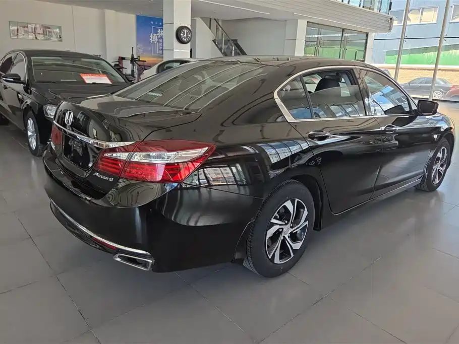 Honda Accord 2016 — фото 3
