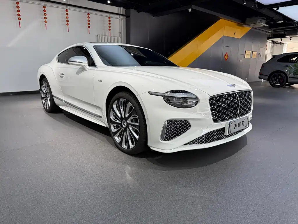 Bentley Continental PHEV 2025 — фото 3