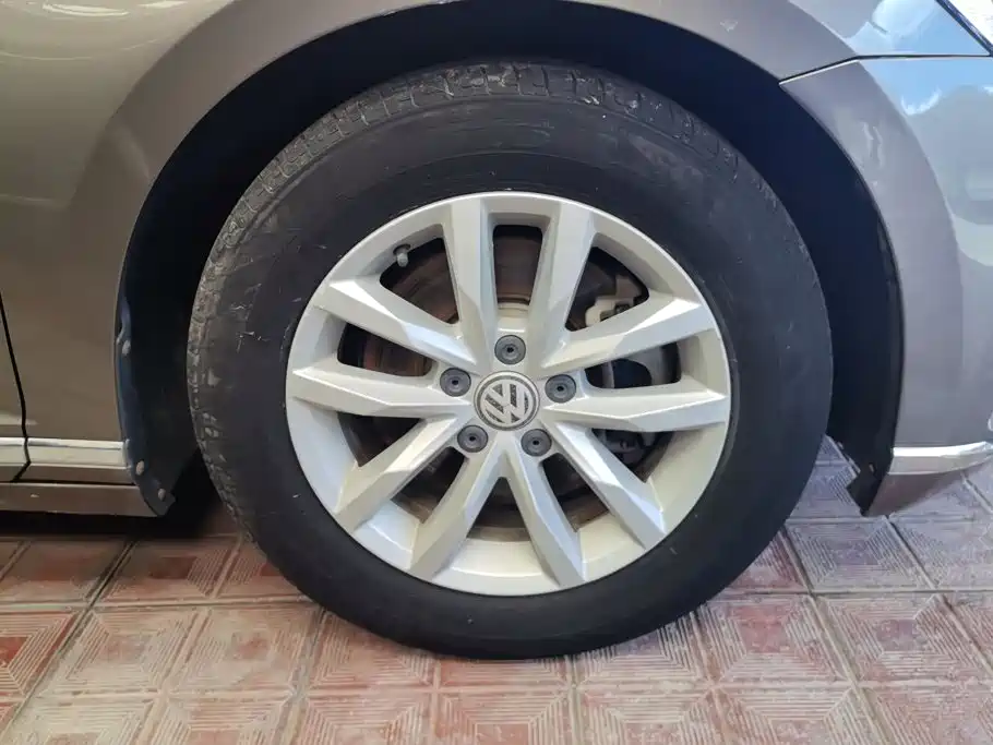 Volkswagen Magotan 2016