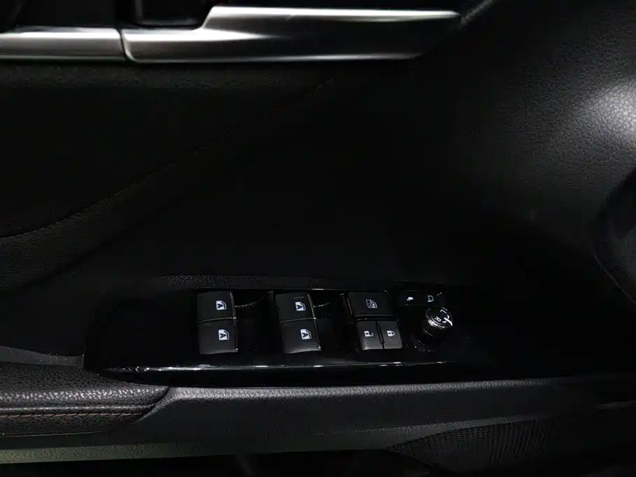 Toyota Camry 2019 — фото 21