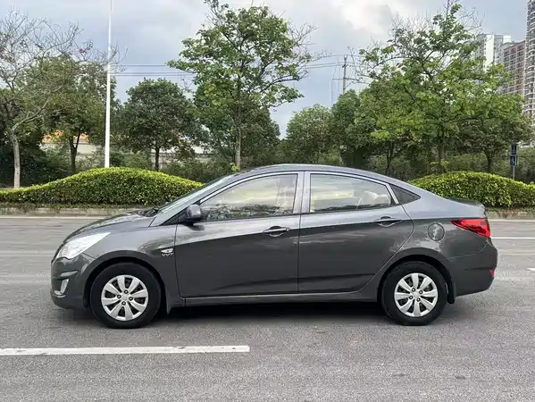 Hyundai Accent 2010