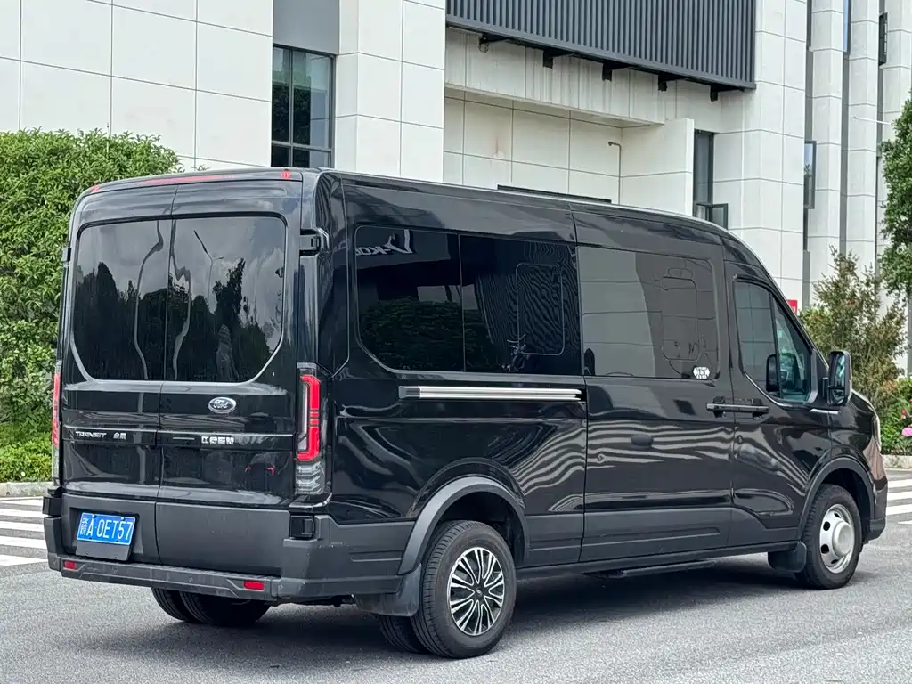 Ford Transit T8 2024 — фото 4