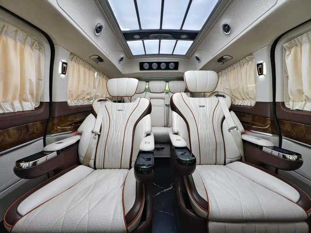 Mercedes-Benz V-Class 2020 — фото 14