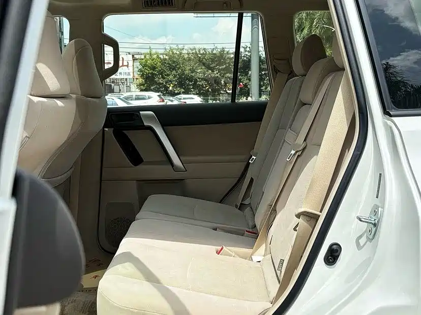 Toyota Prado — фото 11
