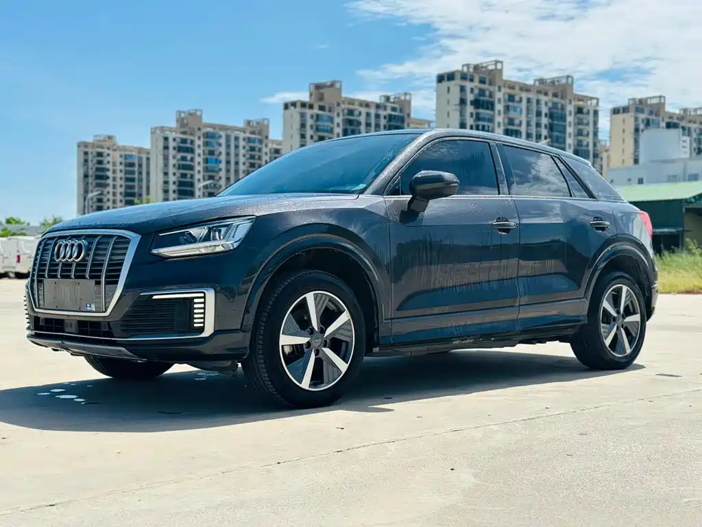 Audi Q2L E-Tron 2019