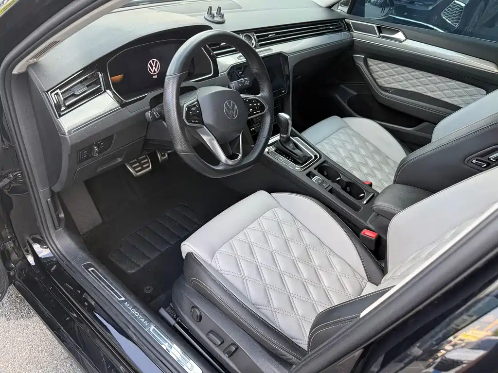 Volkswagen Magotan 2024