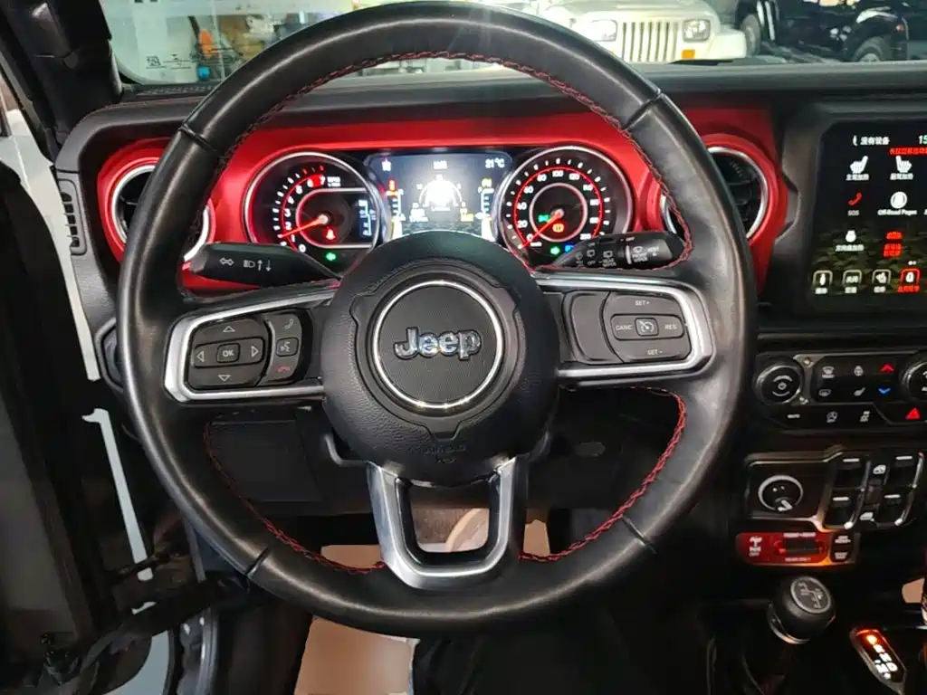 Jeep Wrangler 2023 — фото 11