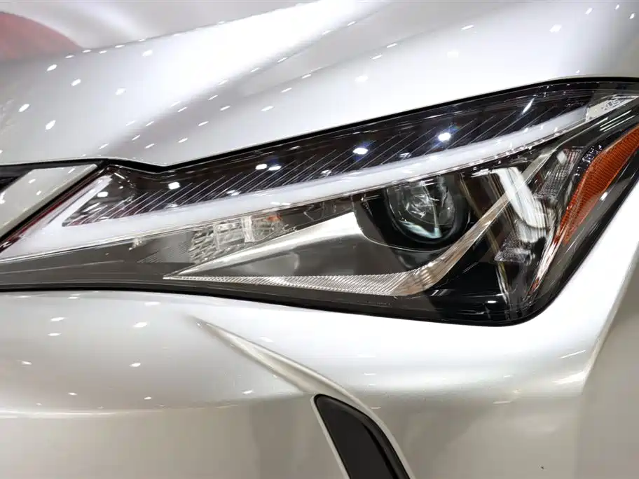 Lexus UX 2022 — фото 18
