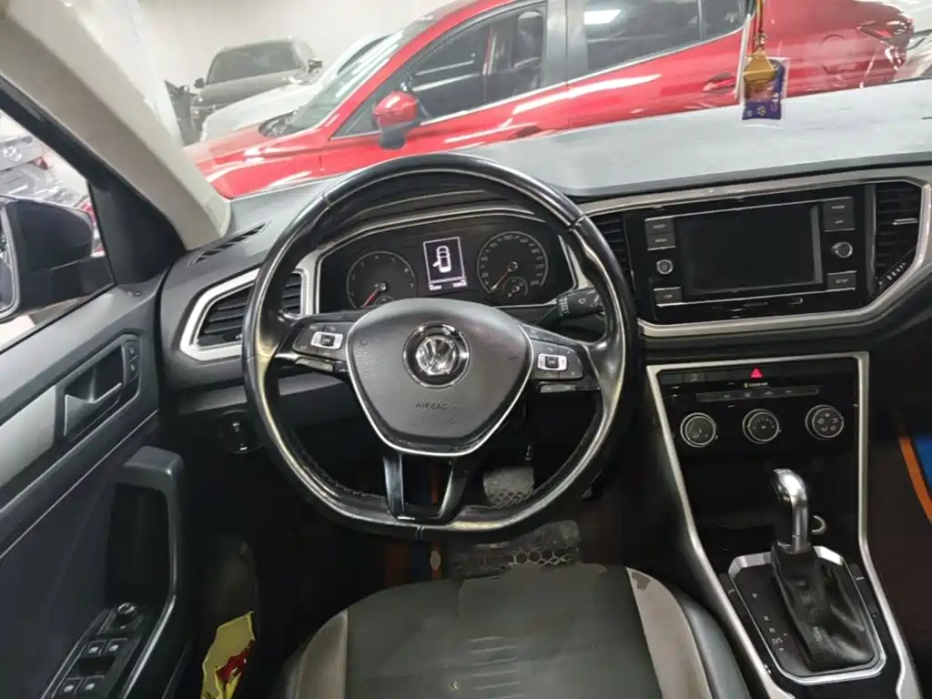 Volkswagen T-Roc 2020 — фото 11