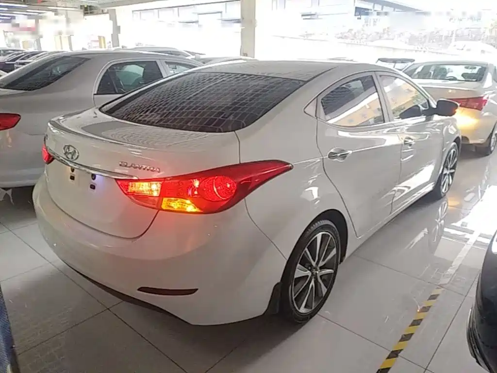 Hyundai Elantra 2016