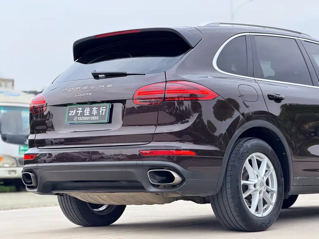 Porsche Cayenne 2017 — фото 8