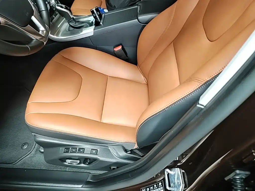 Volvo S60 2018 — фото 15