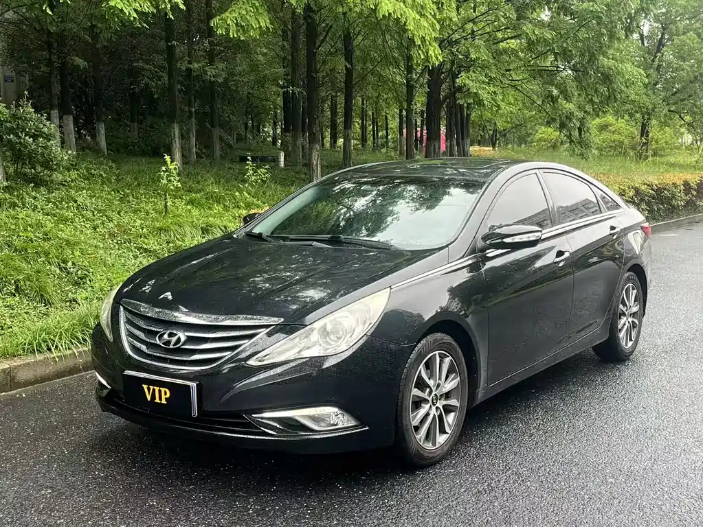 Hyundai Sonata 2013 — фото 1