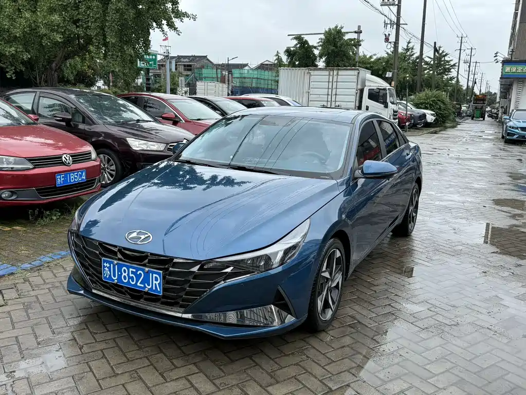 Hyundai Elantra 2023