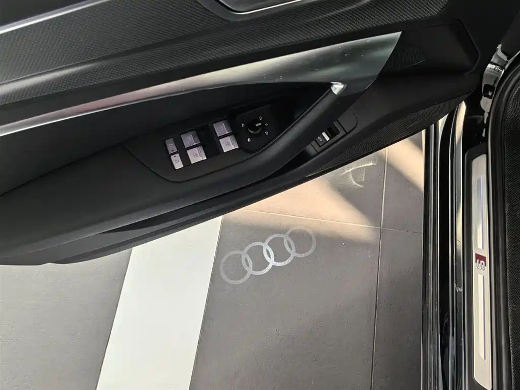 Audi A6L 2023 — фото 12