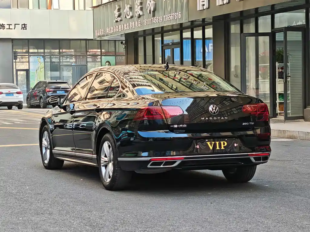 Volkswagen Magotan 2025
