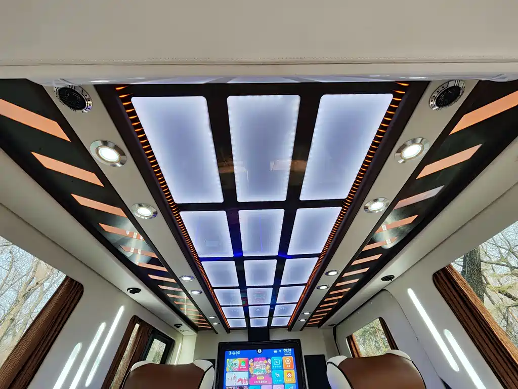 Mercedes-Benz Sprinter 2015 — фото 29