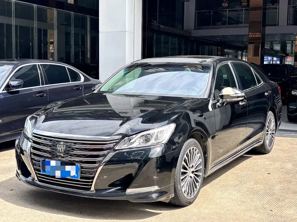 Toyota Crown 2019 — фото 2