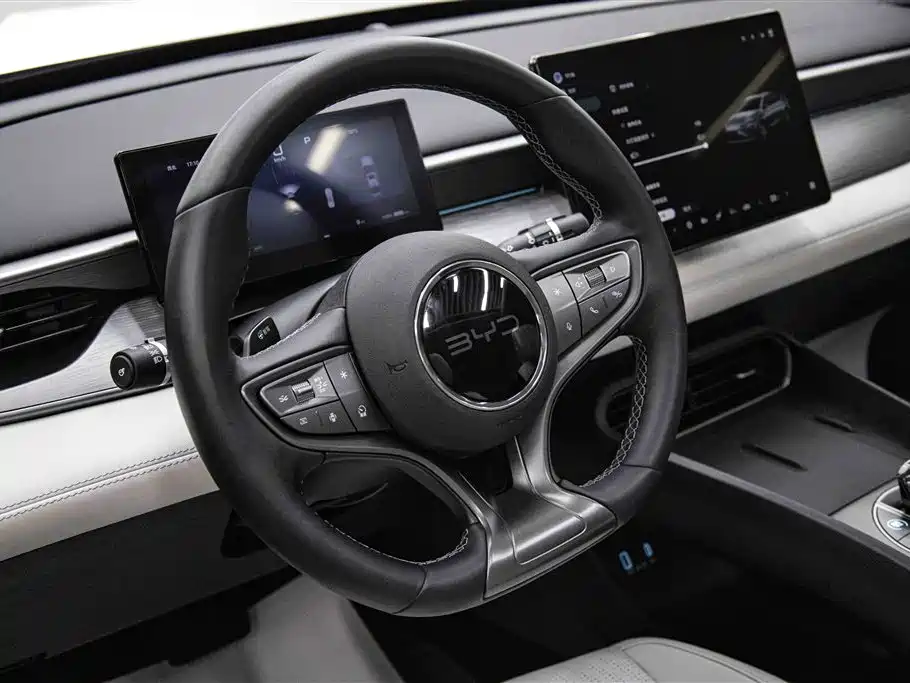 BYD Seal 05 DM-i 2025 — фото 17