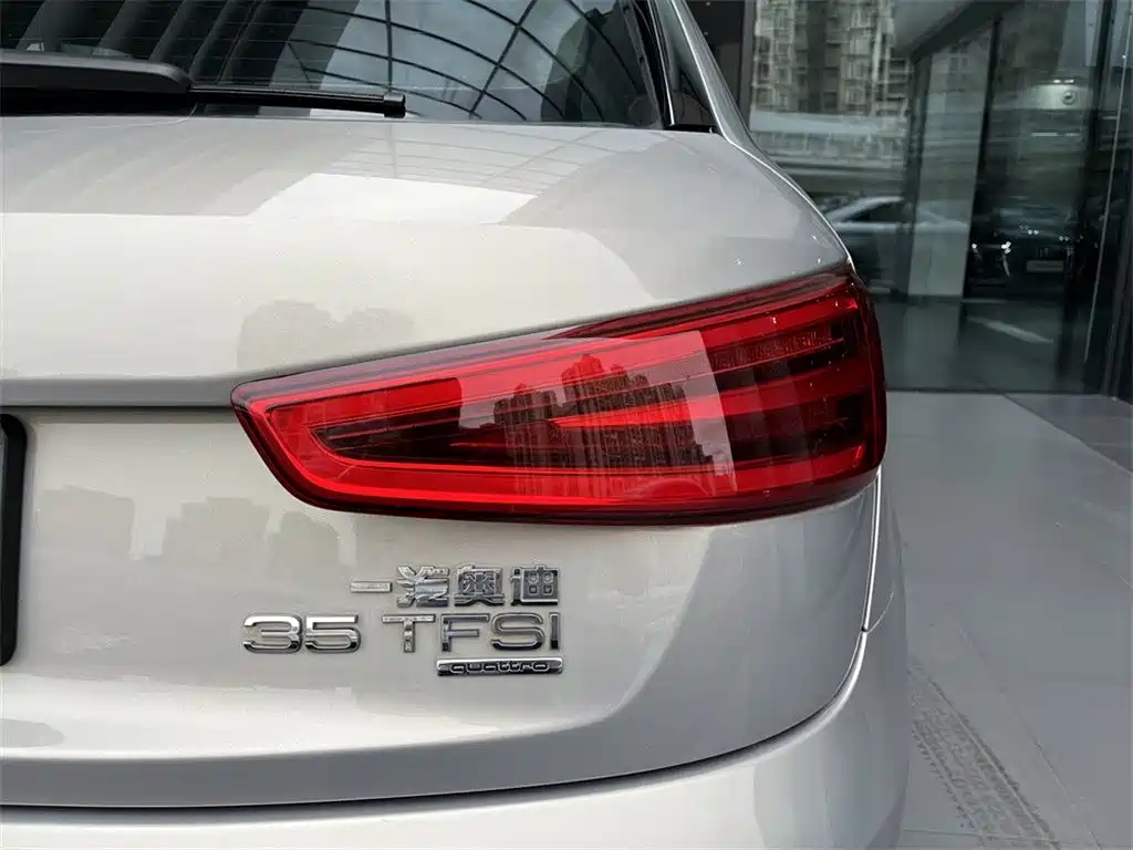 Audi Q3 2013 — фото 12