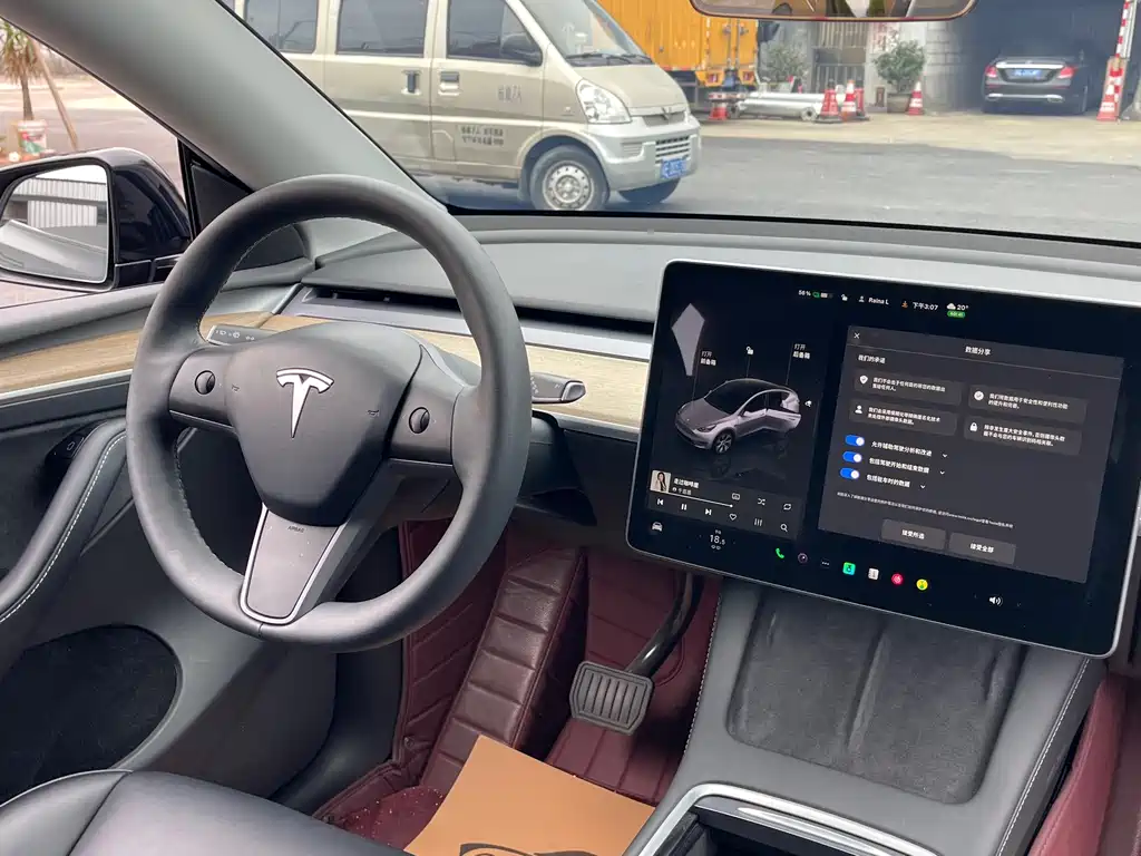 Tesla Model Y 2023 — фото 11