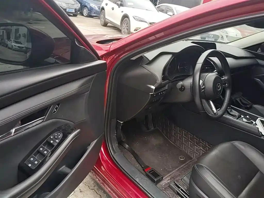 Mazda 3 Axela 2023 — фото 16