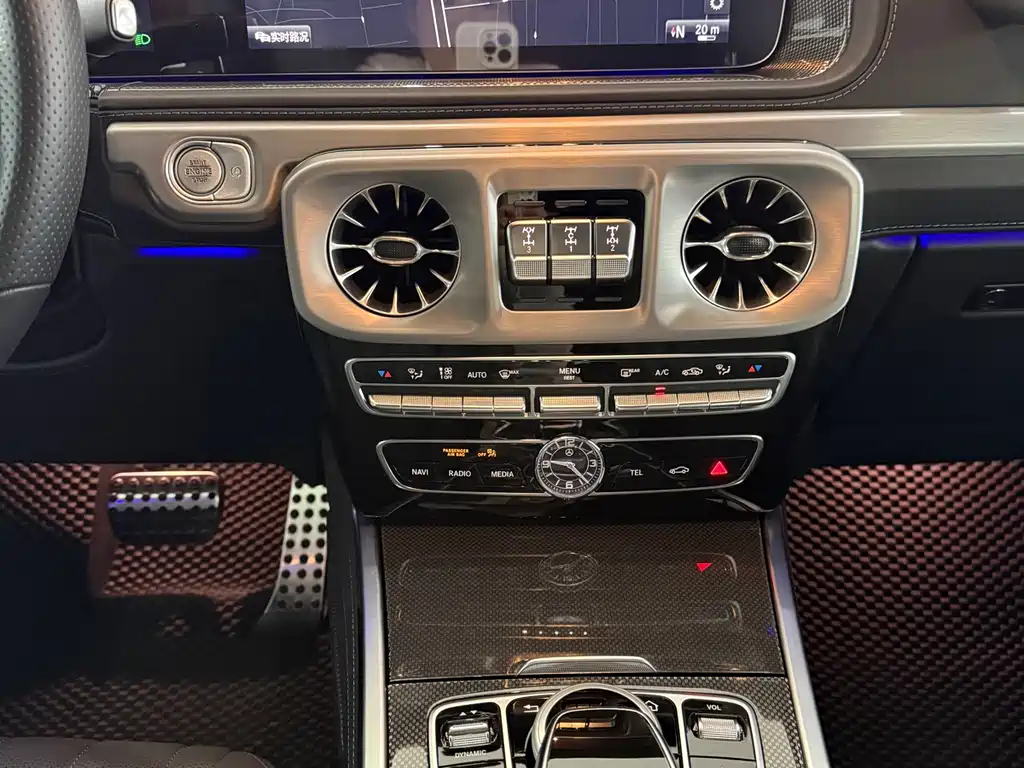 Mercedes-Benz G-Class 2023 — фото 16