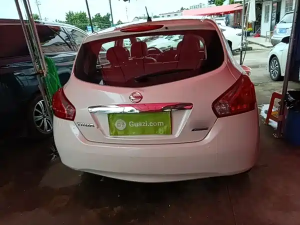 Nissan Tiida 2015