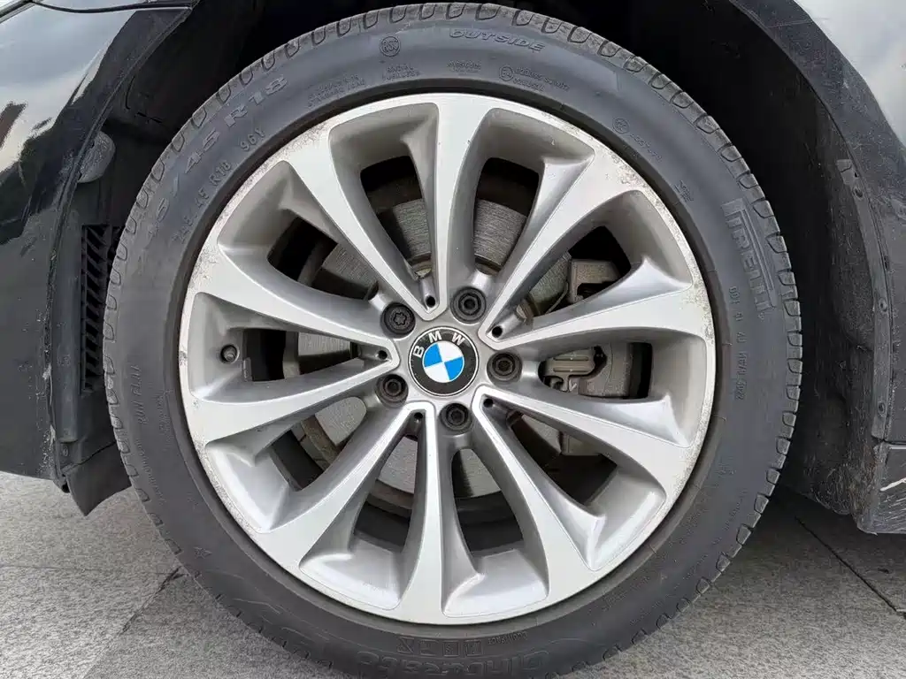 BMW 5 Series 2017 — фото 14