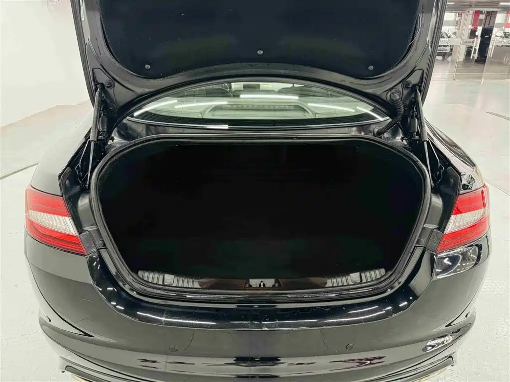 Jaguar XF 2014 — фото 10