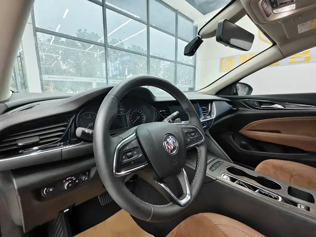 Buick Regal 2022 — фото 11