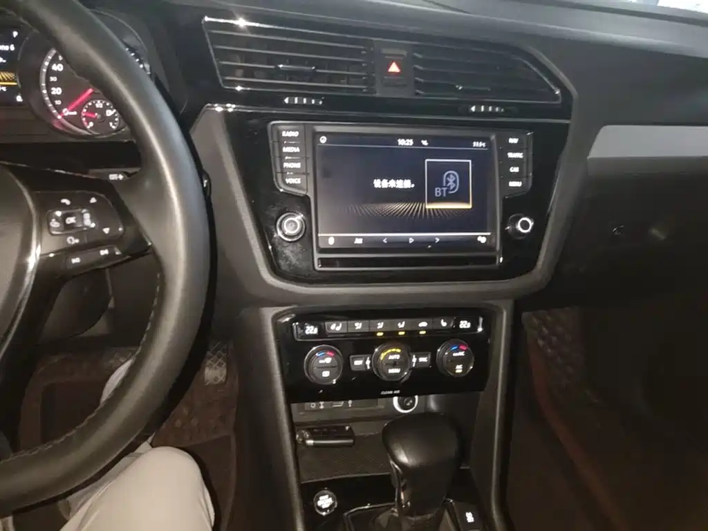 Volkswagen Tiguan L 2018 — фото 13
