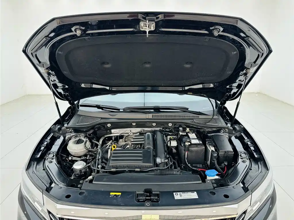 Volkswagen Passat 2019 — фото 25